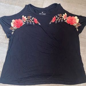 American Eagle Cut out embroidered top